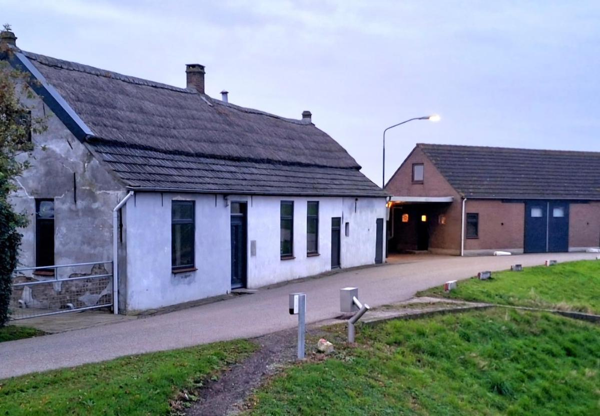 Farm With Space And Views Oijen Exterior photo