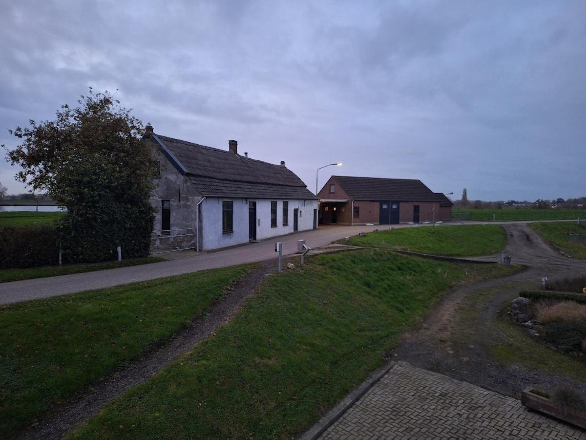 Farm With Space And Views Oijen Exterior photo