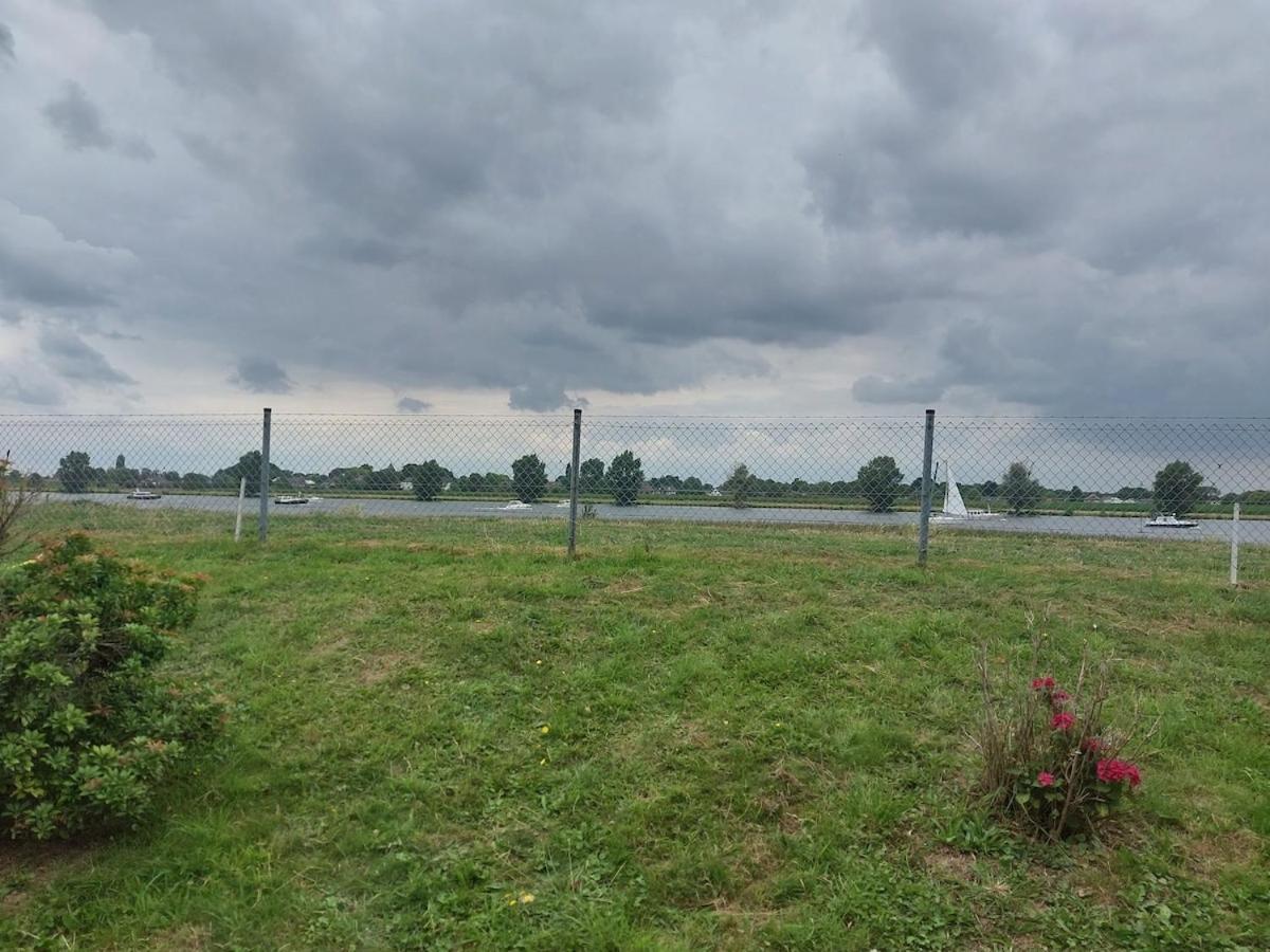 Farm With Space And Views Oijen Exterior photo